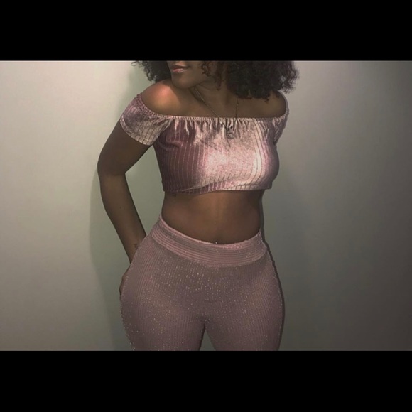 Two piece set - Picture 1 of 4